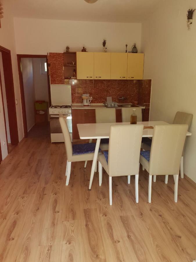 Apartman Nicolle Brzac Exterior foto